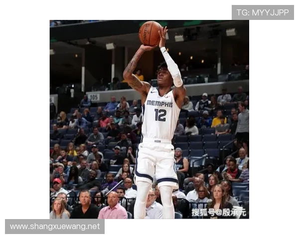 基德谈球队磨合过程强调与巴格利米德尔顿琼斯的相互理解与配合