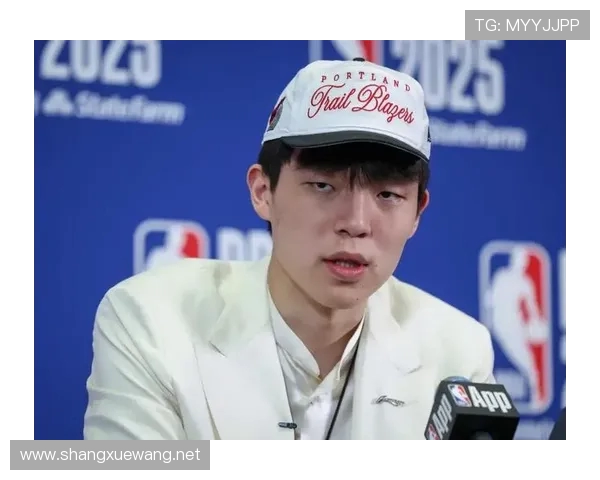 支持中国足球队的杨瀚森谈爱国情怀与球队水平的关系